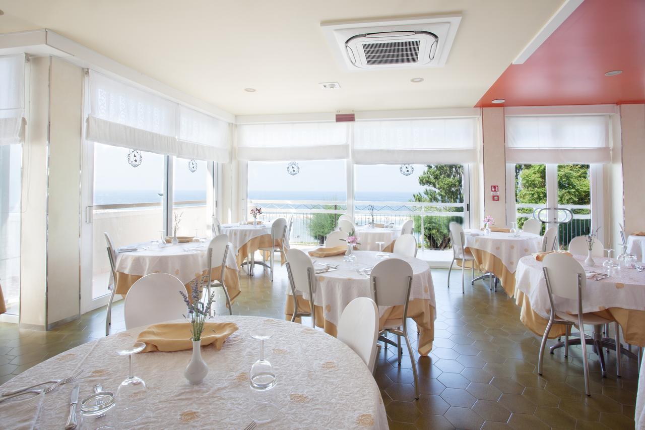 Hotel Palazzi Gabicce Mare Ngoại thất bức ảnh