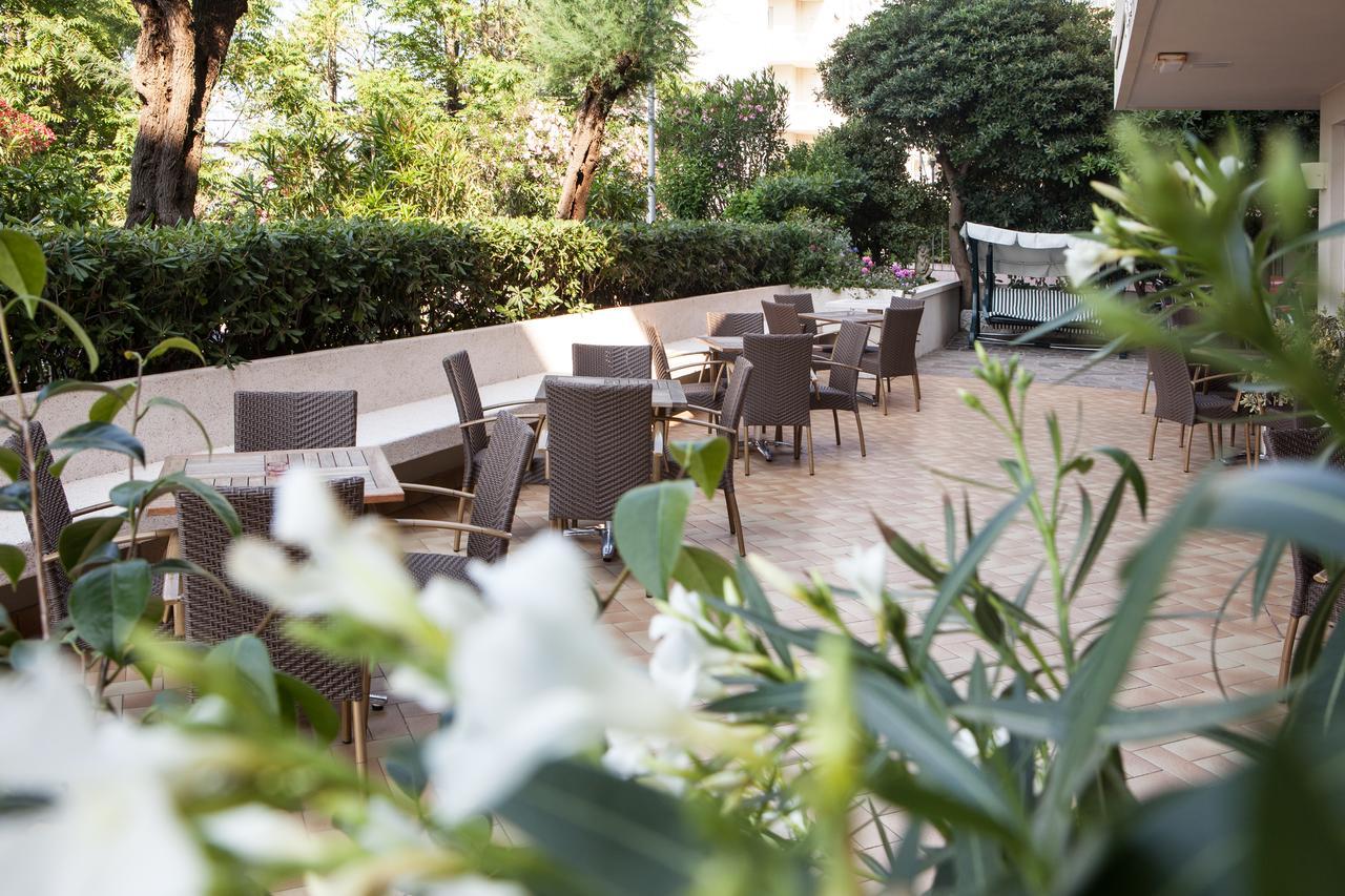 Hotel Palazzi Gabicce Mare Ngoại thất bức ảnh