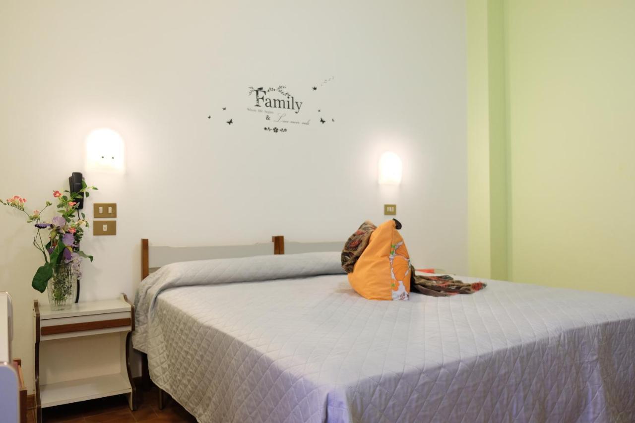 Hotel Palazzi Gabicce Mare Ngoại thất bức ảnh